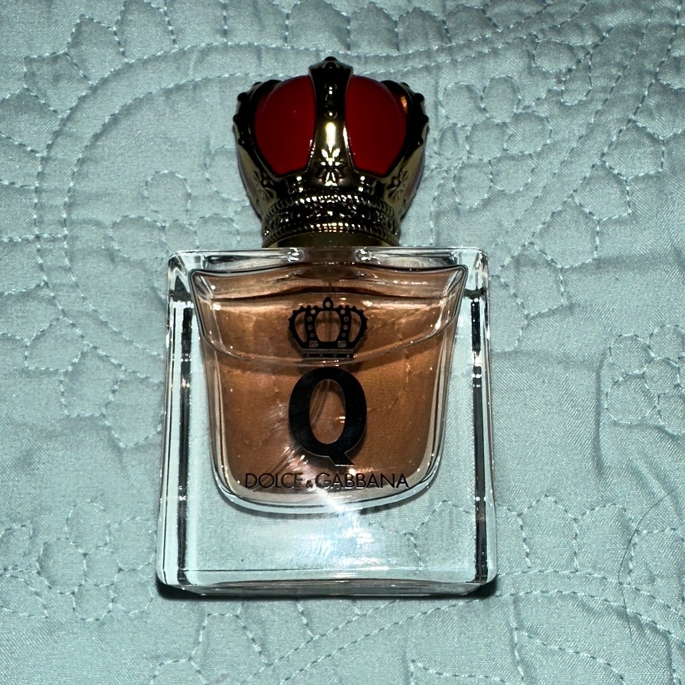 Q by Dolce & Gabbana